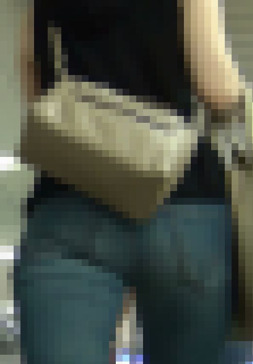 はちきれんばかりのスキニーデニムお姉さん