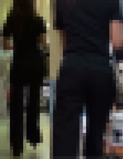 くびれがエッチなパンツスーツお姉さん