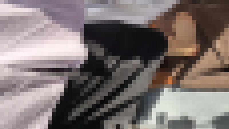 （再販）ベランダで景色を見ているさなちゃんの足元に寝転ぶ顔面踏まれ男