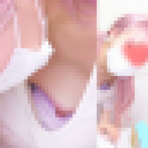 作業中のＨちゃんの無防備な乳首を捉えました・・・