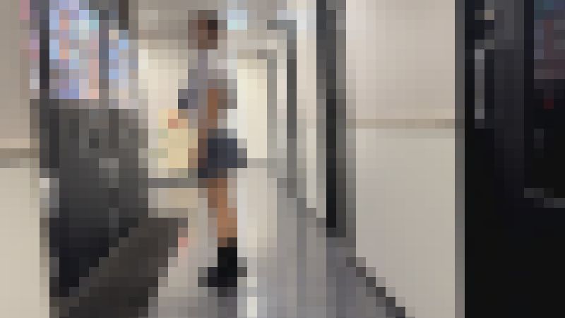 制服コスプレ美少女の食い込みパンチラ接写！