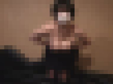 【再販】制服の歳で９３Ｇカップ巨乳をカラオケ室内で全裸にした