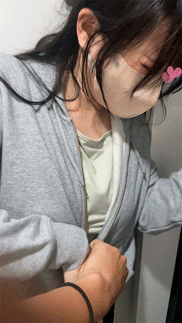 女性配達員をいきなり集団お触り/爆乳Hカップでした。