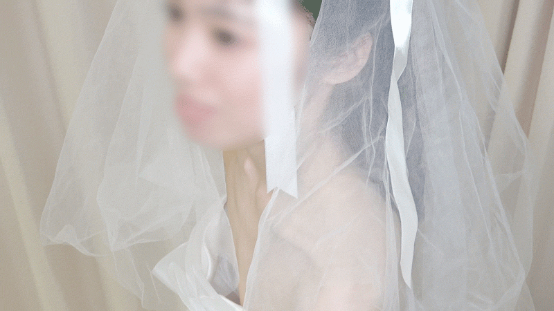 幸せな花嫁さんの黒乳首【新婦胸ちら】