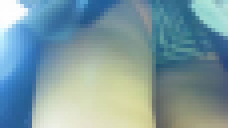 立ち読み制服JKを通り過ぎざまに下から眺める動画